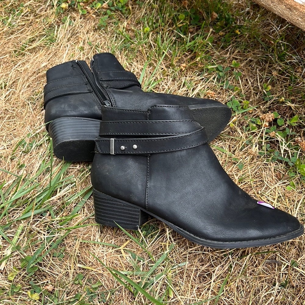 LC Lauren Conrad Black Booties worn once size 6 women’s